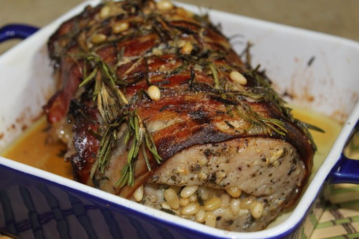 Ароматная фаршированная корейка к Рождеству