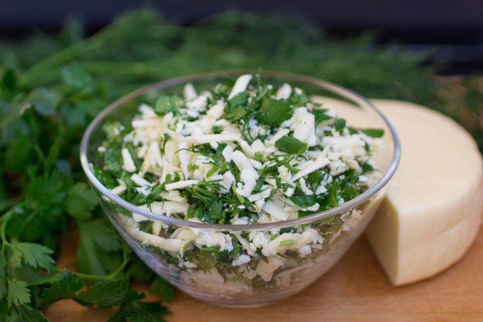 Лепешки с сыром, чесноком  и зеленью