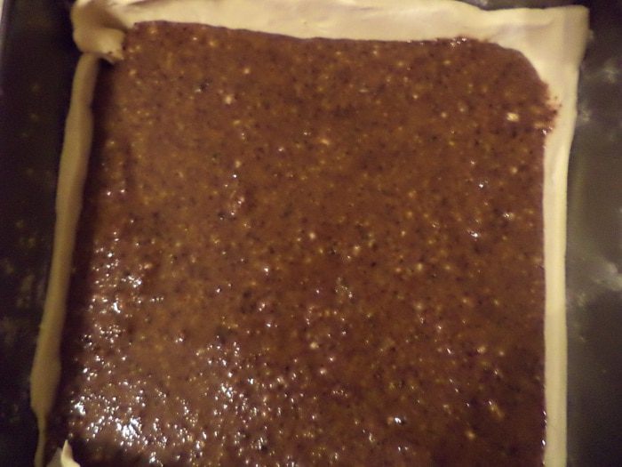 Пирог с шоколадно-ореховой начинкой