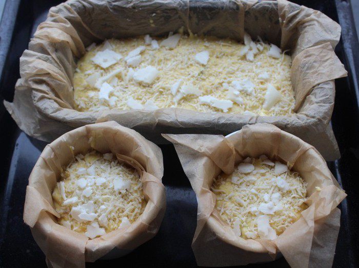 Закусочный кекс с фетаксой и вялеными томатами