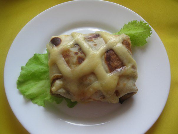 Блины в сырную клеточку с начинкой