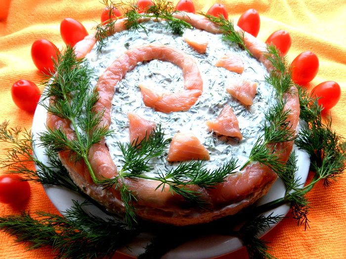 Торт из лосося с прослойкой из хачапури