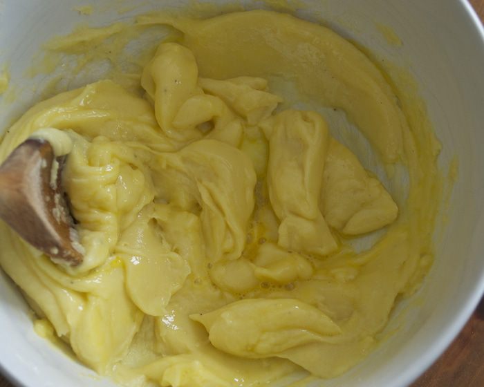 Заварной пирог с сыром и ветчиной