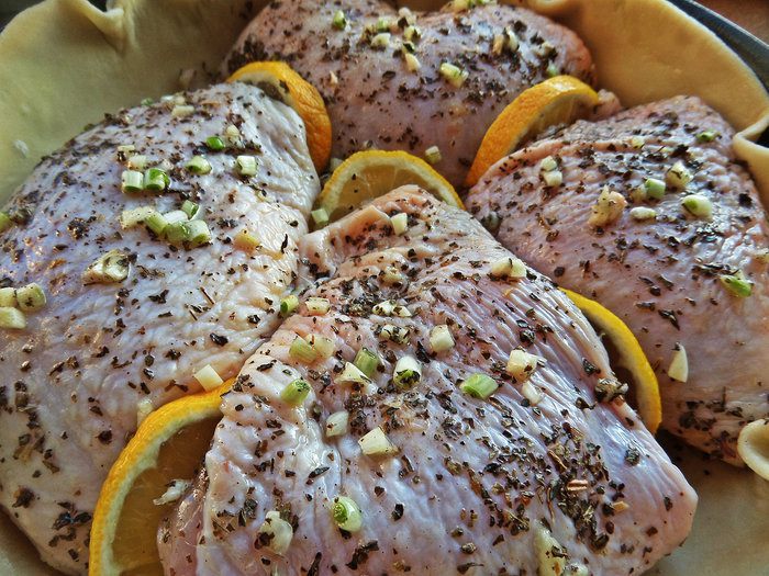 Курочка, запеченная в съедобной тарелке