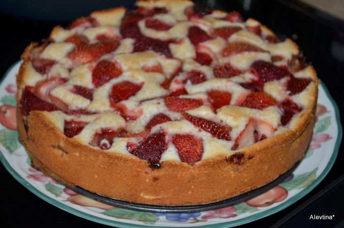 Клубничный летний кекс
