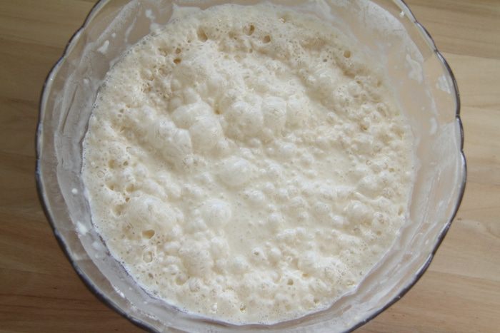 Плетеный хлеб с ягодами годжи