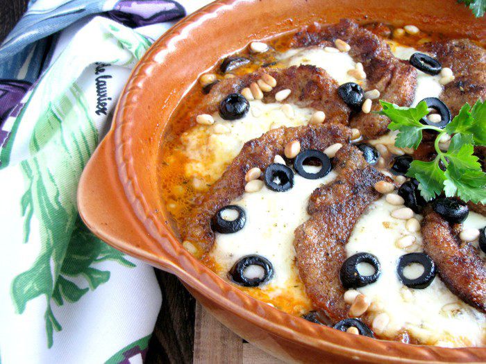 Свиные отбивные по-пармски