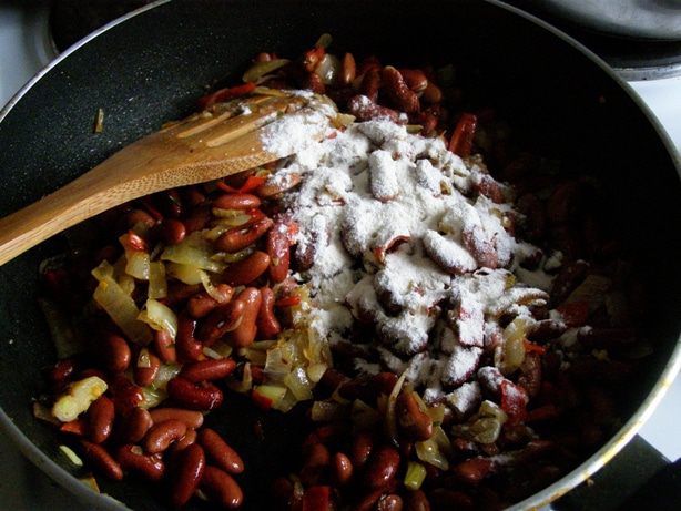 Мексиканское чили из курицы с сальсой из помидоров