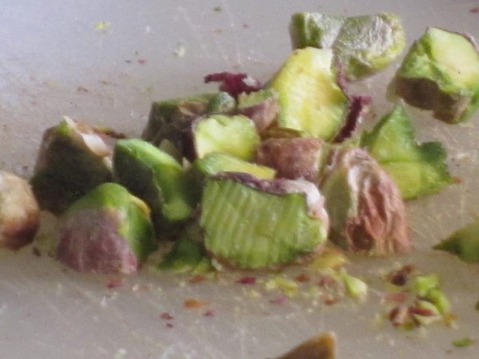 Тарталетки с абрикосами, творожным кремом и фисташками