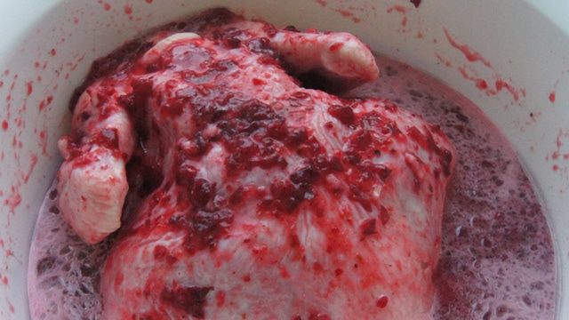 Курица в клюквенном маринаде 