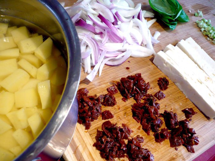 Фаршированные свиные отбивные под ореховой карамелью «Дружба народов»