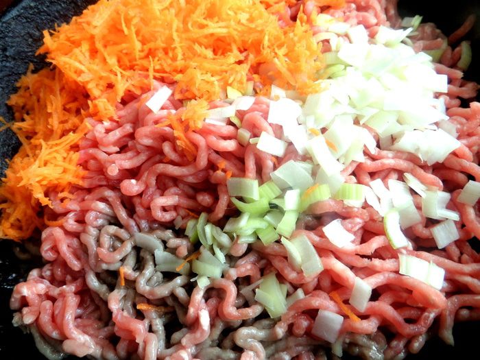 Картофельная запеканка с сельдереем и фаршем