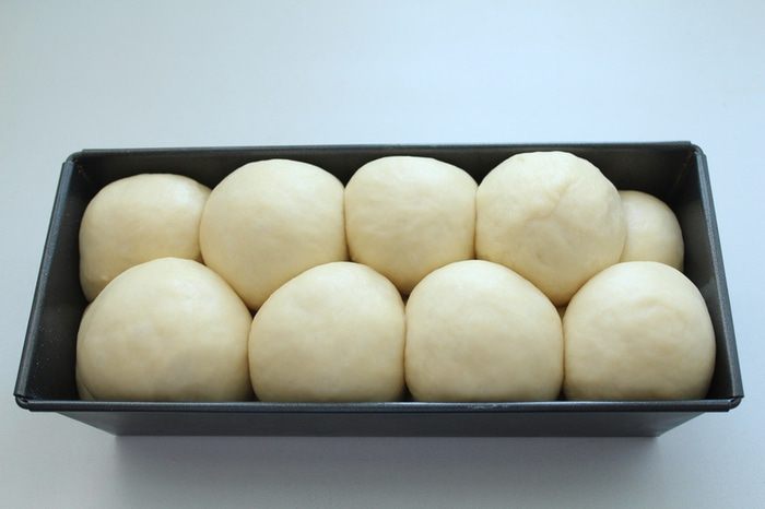 Сдобный хлеб с узором