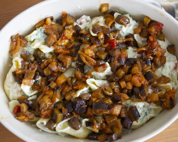 Ракушечная паста с соусом Капоната