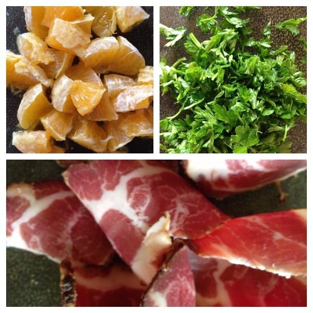 Плов с сухофруктами, апельсинами и копченой корейкой