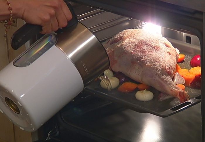 Нога ягненка, запеченная под пряной корочкой