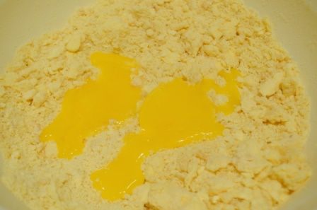 Песочный пирог со сметанной карамелью