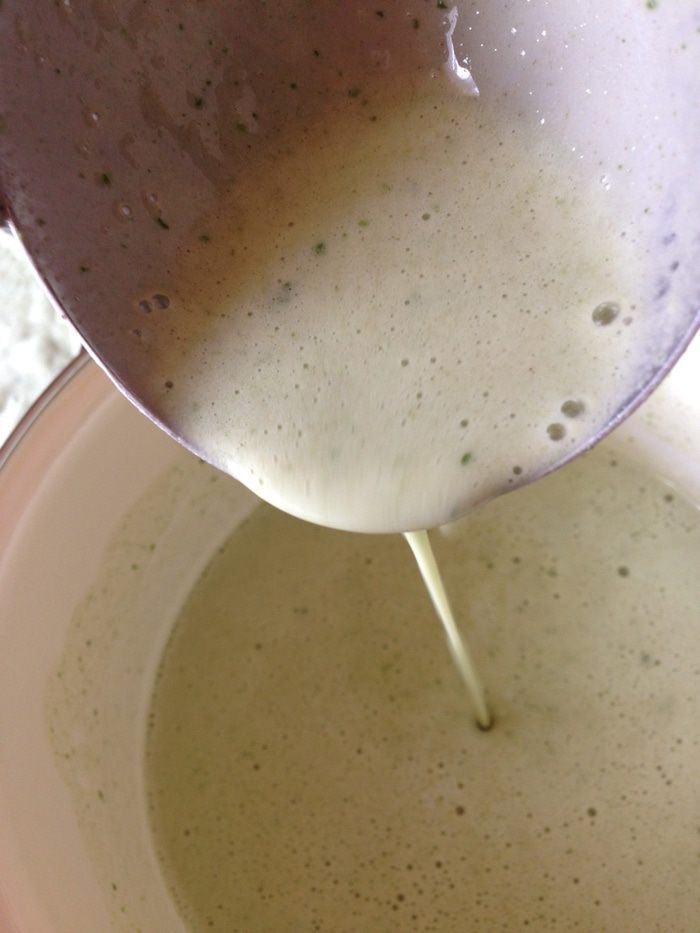 Ржаные блинчики на сыворотке со щавелем и петрушкой