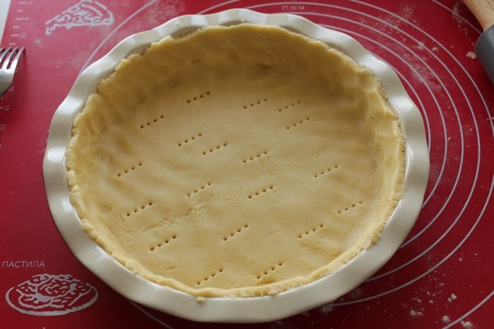 Тарт с миндалем и яблоками