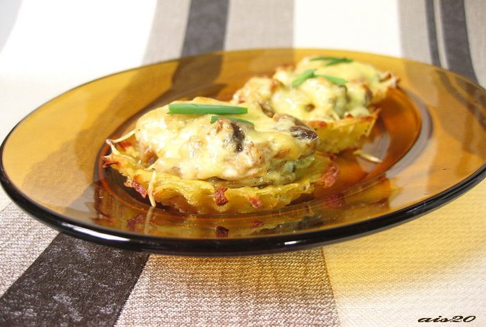 Жюльен в картофельных кокотницах