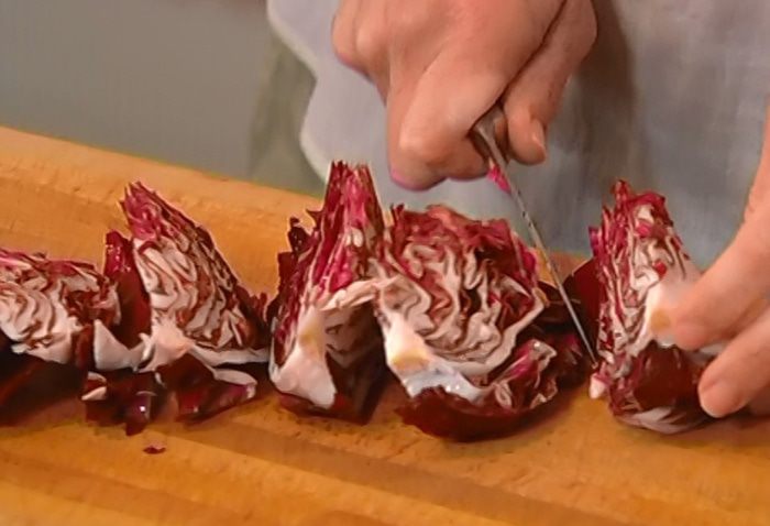 Дорада, запеченная с овощами и розмарином 