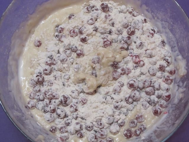 Смородиновые маффины с безе