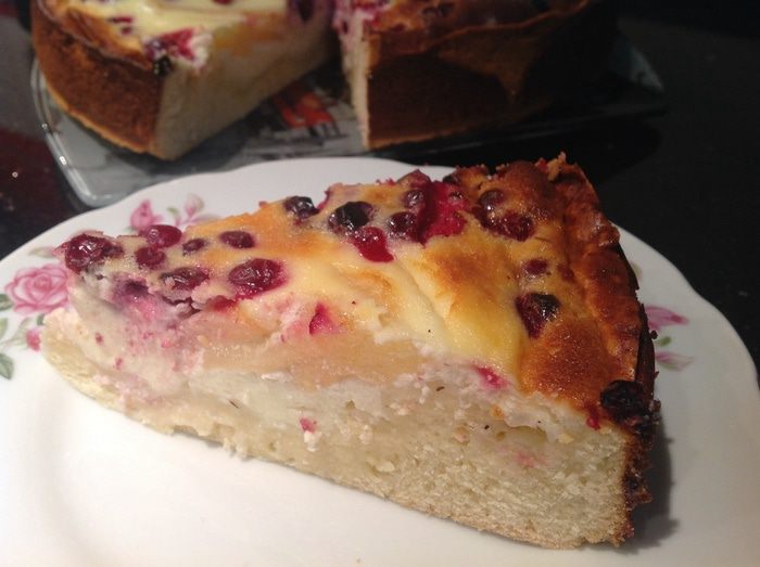 Пирог с грушей и клюквой