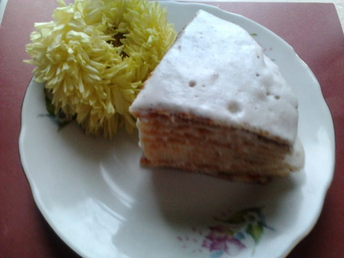 Вафельный тортик с белковым кремом