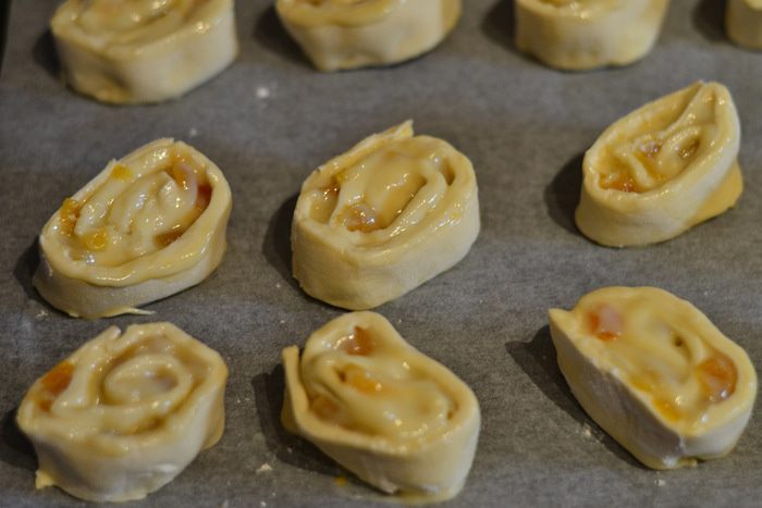 Изумительные ванильные французские булочки (Pain aux raisins)