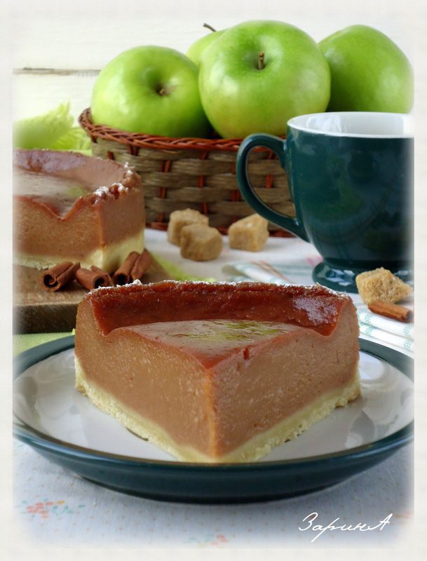 Пудинг с яблоками тоффи