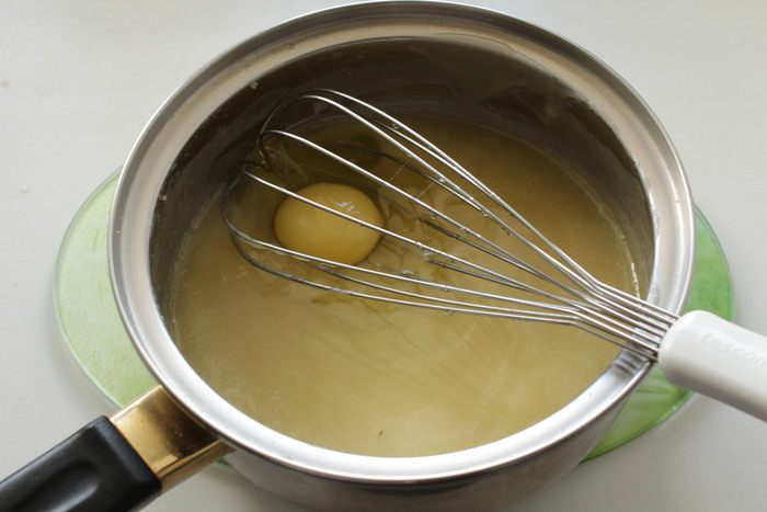 Яблочный пирог с карамельной заливкой