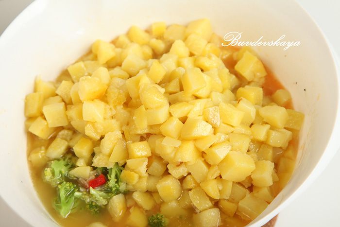 Испанская тортилья с тунцом и брокколи 