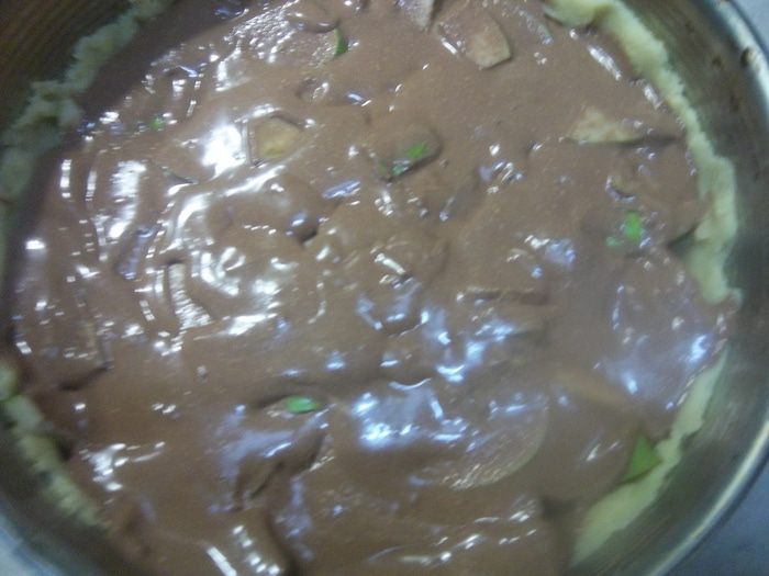 Шоколадный пирог с грушами