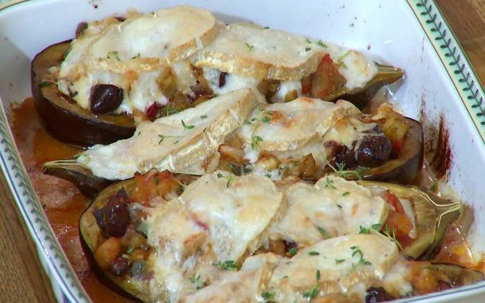 Фаршированные баклажаны с пармезаном и козьим сыром