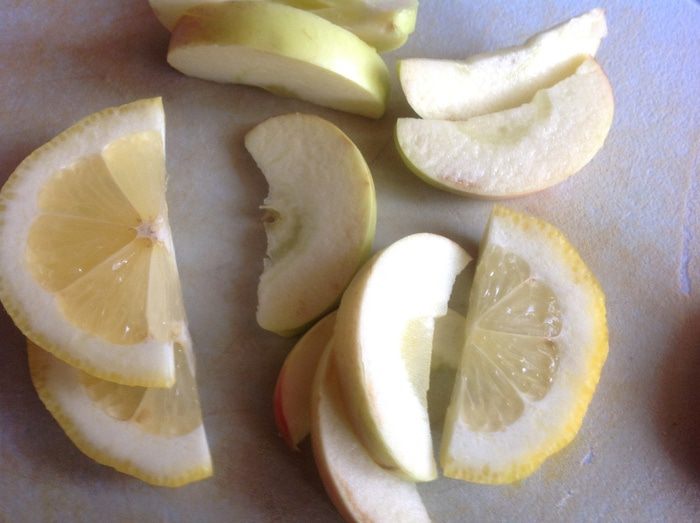 Коктейль яблочный с корицей