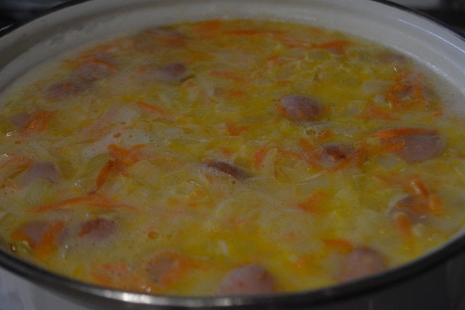 Сырный суп с сосисками