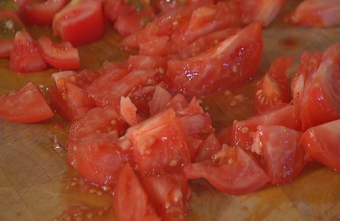 Супчик из чечевицы с пореем и помидорами