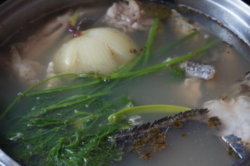 Сборная уха из сома и ерша-носаря