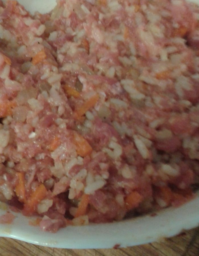 Перец, фаршированный мясом и рисом