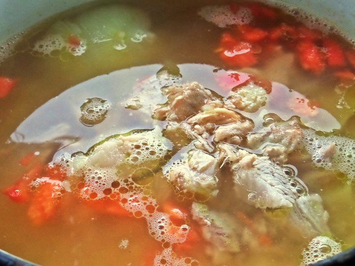 Борщ из свекольной ботвы