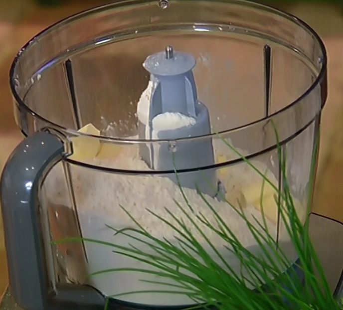 Хлеб с оливками и вялеными помидорами 