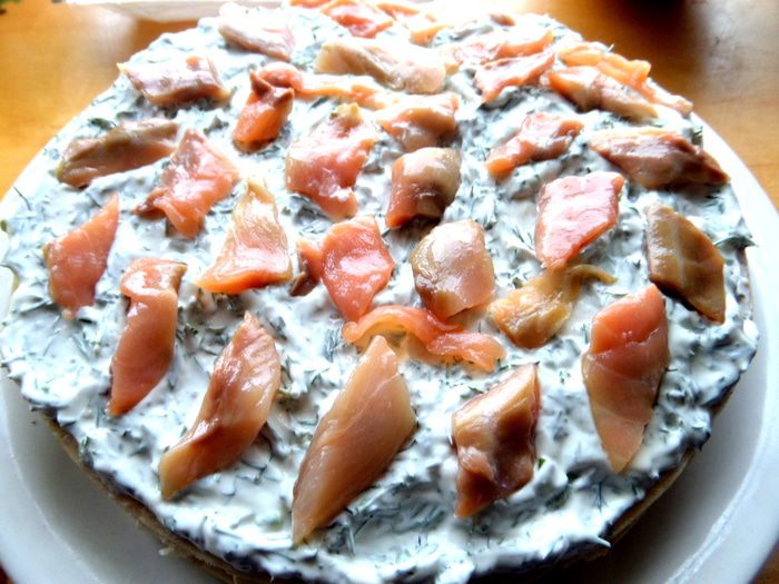 Торт из лосося с прослойкой из хачапури