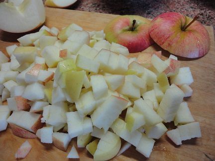 Крамбл яблочный с курагой и абрикосовым пюре