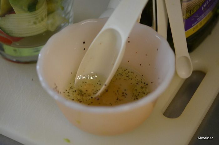 Диетический салат с авокадо