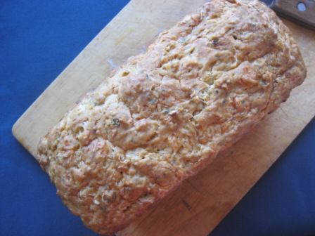 Хлеб на пиве с сыром и укропом