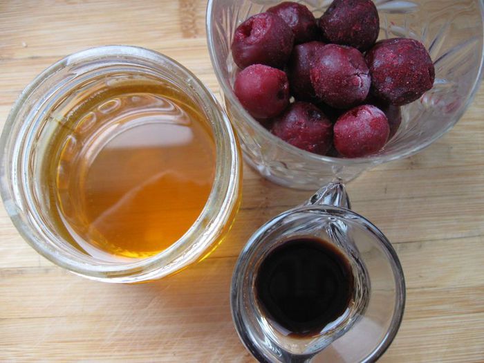 Свиная грудинка в легкой вишневой глазури