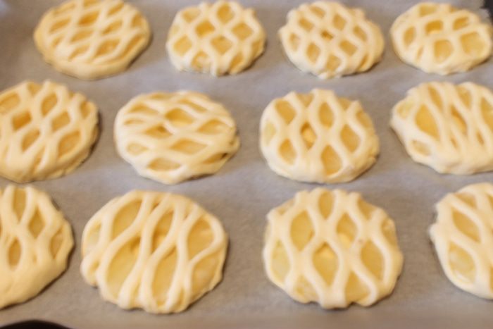 Слойки с ананасом