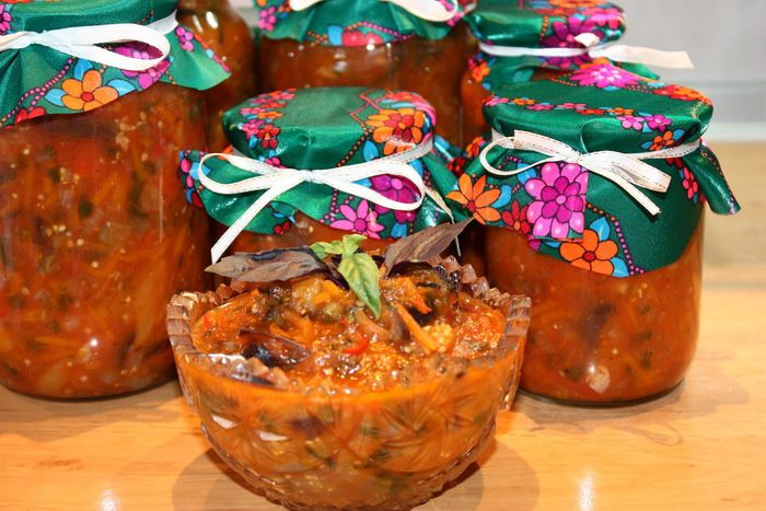 Салат из болгарского перца с баклажанами в остром кисло-сладком соусе