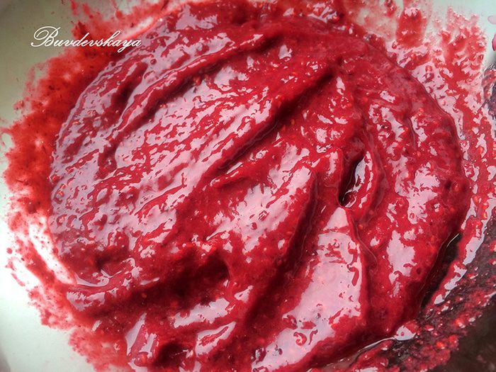 Овсяно-ягодный десерт с йогуртом