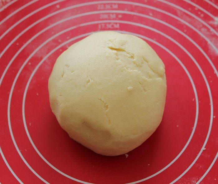 Тарт с миндалем и яблоками